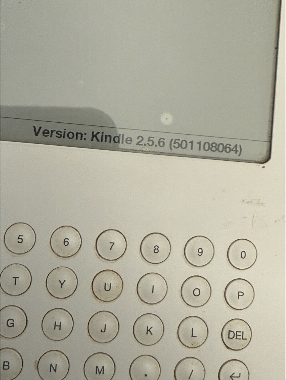 Amazon Kindle  6" LCD Touch Screen WiFi 2GB Ebook Reader , ( Read Description ) - Picture 11 of 11